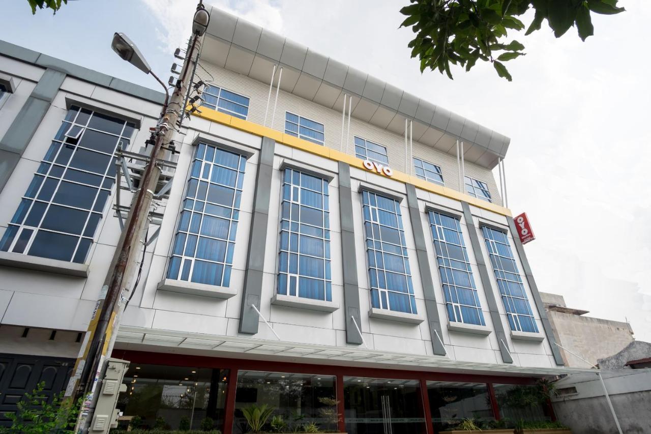 Oyo 727 Merlion Hotel Medan Zewnętrze zdjęcie
